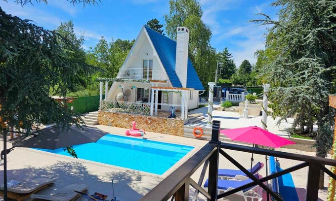 Arandelovac Villa | Villa Picasso Arandjelovac