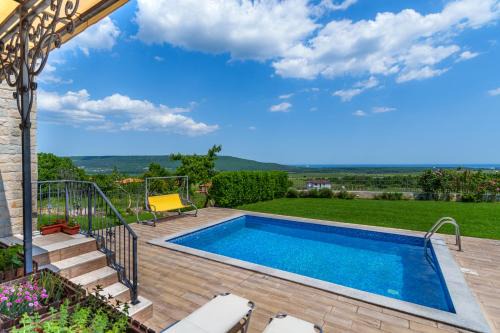 Osenovo Villa | Villa Poemia