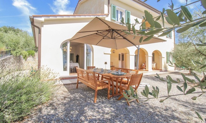 Margine Coperta-Traversagna Villa | Villa Poggio Scalette: Elegance meets Comfort amidst ancient olive trees