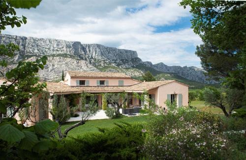 Saint-Antonin-sur-Bayon Villa | Villa provençale au cœur du pays d’Aix, piscine, vue imprenable