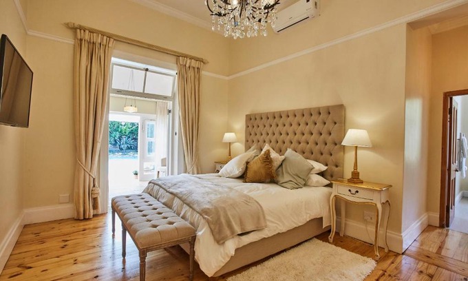 Claremont Bed & Breakfast | Villa Puccini