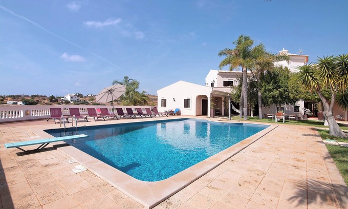Conceicao Villa | Villa 'Quinta Dos Fontanais' with Sea View, Wi-Fi and Air Conditioning
