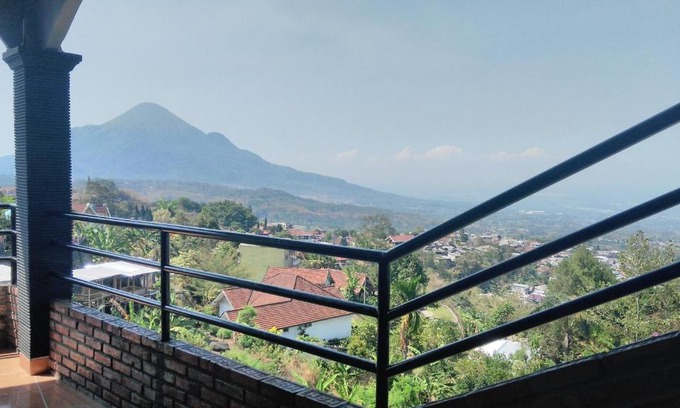 Tretes Hotel | Villa Raung Indah Tretes