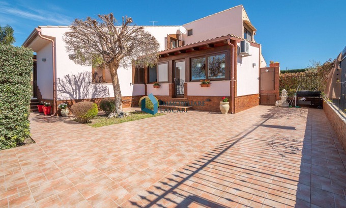 Piana Calzata Villa | Villa Red Luxury. luxury holidays