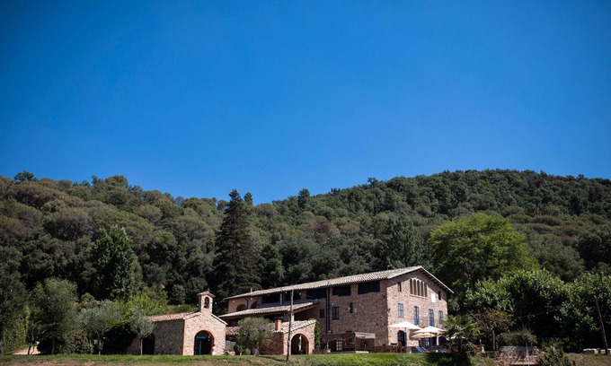 Arbucies Villa | Villa 'Romana Restaurada Entre' with Mountain View, Private Pool and Wi-Fi