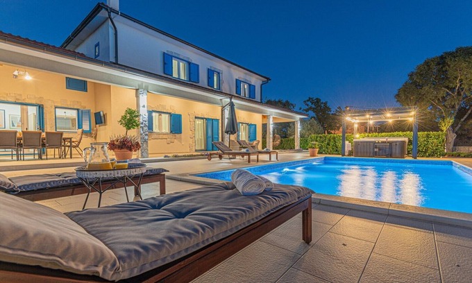 Drnis Villa | Villa Romansa | Adriatic Luxury Villas