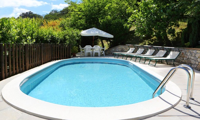 Casoli Villa | Villa Rosa. Sleeps up to 10 people,private pool(8.5m x 4.0m)+wifi radio internet