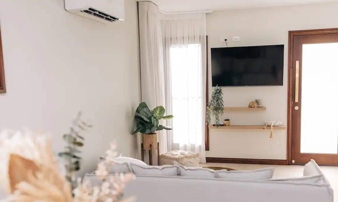 Buderim Villa | Villa Sa'Goa - luxurious 2 bedroom guesthouse