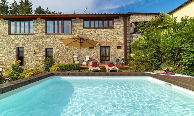 Montemurlo Villa | Villa San Giorgio, surrounded by greenery