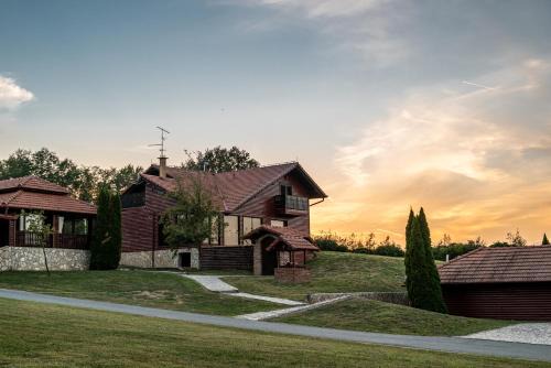 Veliki Grđevac Villa | Villa SAN