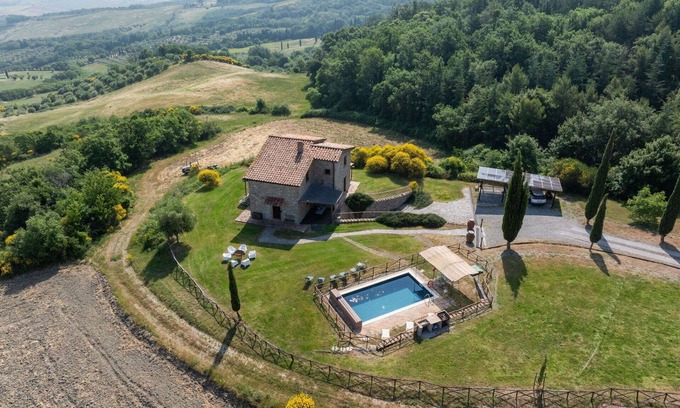Castiglione d'Orcia Villa | Villa San Michele - Villa with swimming pool in Orcia Valley, Tuscany