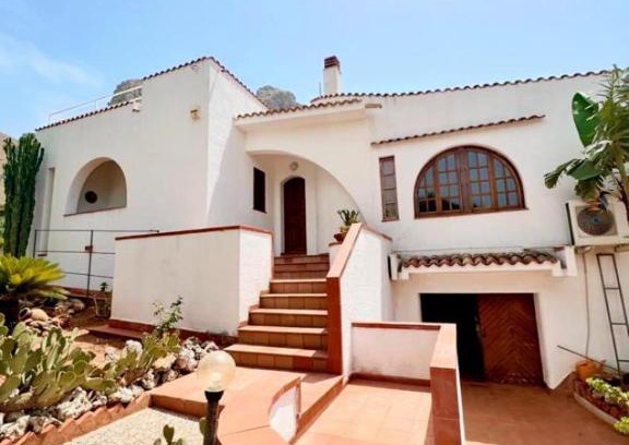 Macari House | Villa San Vito Bay
