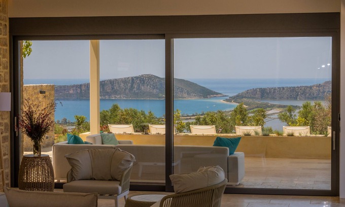Pylos-Nestoras Villa | Villa Sapphire at Messinian Nest