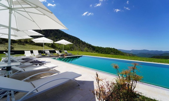Zignago Villa | Villa Sasseta - Eight Bedroom Villa, Sleeps 16