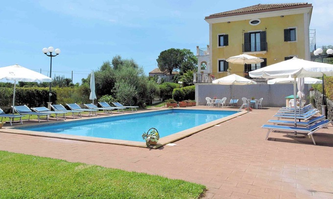 Santa Tecla Apartment | Villa Sciare Modò - two-room apartment n. 1 ground floor with furnished terrace