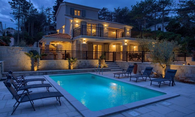 Silo Villa | Villa Sea Queen with heated pool and Seaview