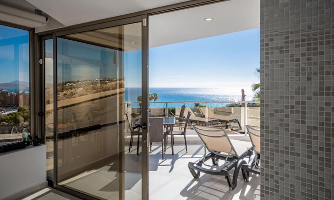 Bahia Calma Villa | Villa Selene heated Indoor Pool