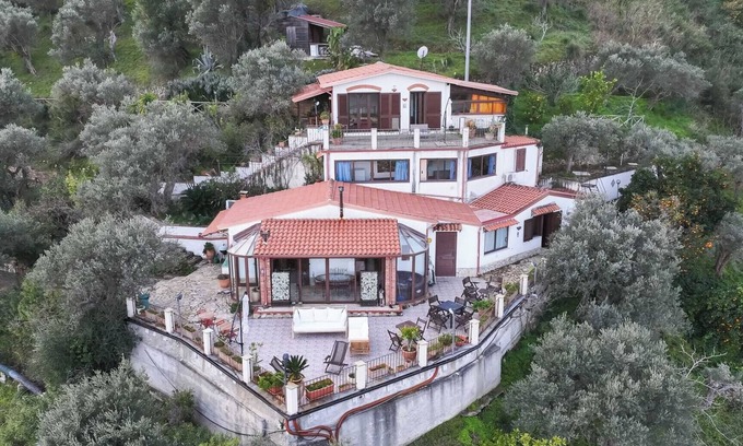 Reitano Villa | Villa Sicilia sleeps 14