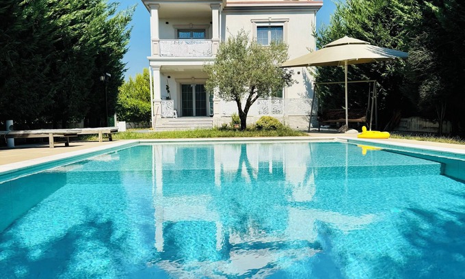 Kamez Villa | Villa Siena