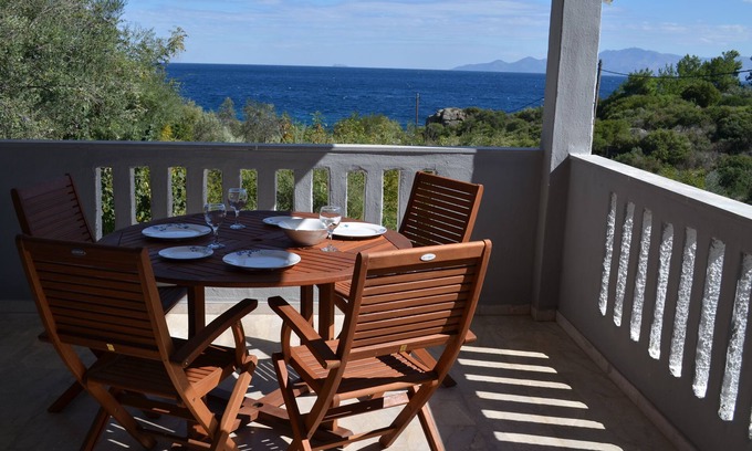 Kavala House | VILLA SIESTA detached house for relaxing holidays by the sea