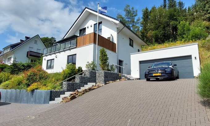 Silbach House | Villa Silberberg luxury wellness villa with sauna, bbq and billiards.