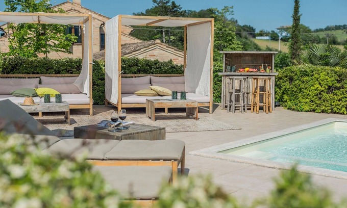 Massa Fermana Villa | Villa Sky 14 - Seven Bedroom Villa, Sleeps 14