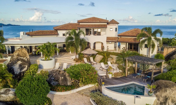 Spanish Town Villa | Villa Somoya - Spectacular 360 degree views!