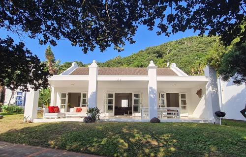 Port Edward Villa | Villa Songo, Estuary Country Estate - INVERTER & RENOVATED
