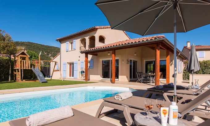 Vallon-Pont-d'Arc Villa | Villa Sophie - Exclusieve Villa met 5 Slaapkamers en Prive Zwembad