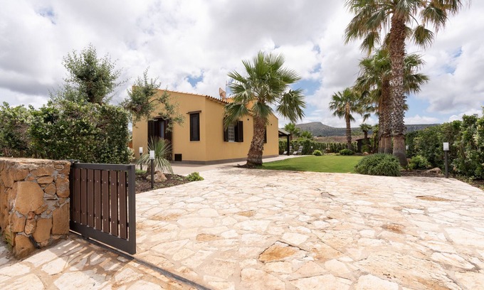 Custonaci Villa | Villa "Summer Spritz" near the beach with Mountain View, Wi-Fi