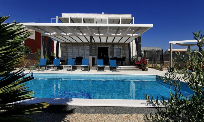 Sibenik House | * Villa Sundowner with heated saltwater pool