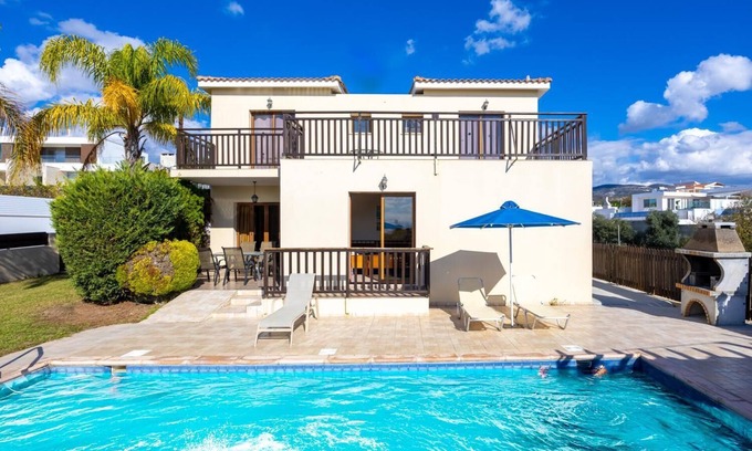 Peyia Town Villa | Villa Sunlove - Four Bedroom Villa, Sleeps 8