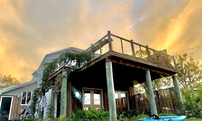 Toogoom Villa | Villa Sunshine - Pet Friendly Fully Air conditioned