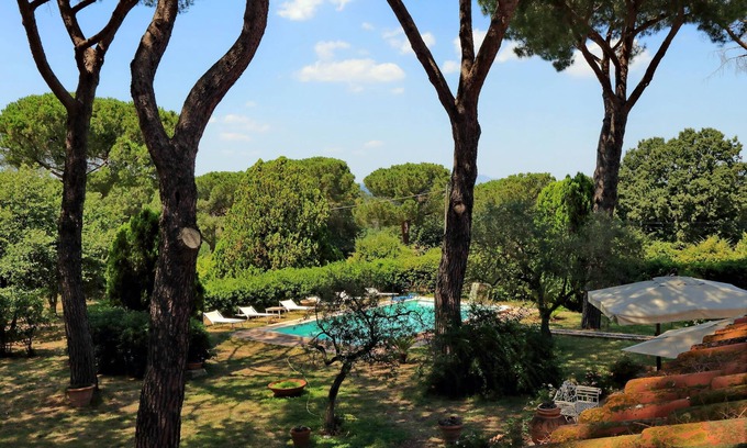 Zona III Marcigliana Villa | Villa surrounded by greenery in the typical Roman country house
