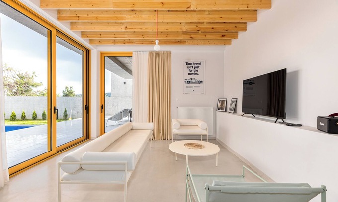 Tbilisi Villa | Villa Tabori Hill /Modern Retreat in Tbilisi