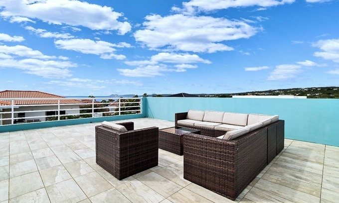 Sabadeco Villa | Villa TealSea Views 3-bedroom villa in Sabadeco with Salt Pool, WiFi, AC