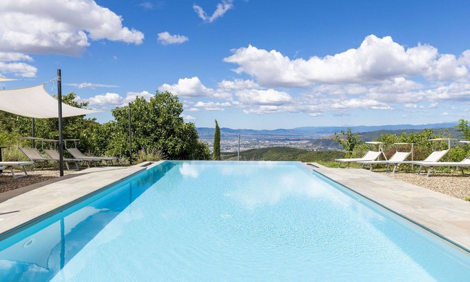 Sesto Fiorentino Villa | Villa Tenuta Lonciano - Luxury Villa Rental with swimming pool in Florence