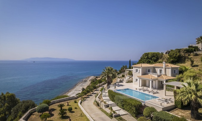 Karavados Villa | Villa Thalassa is a 3 bedroom Villa front of the sea with private swimming pool