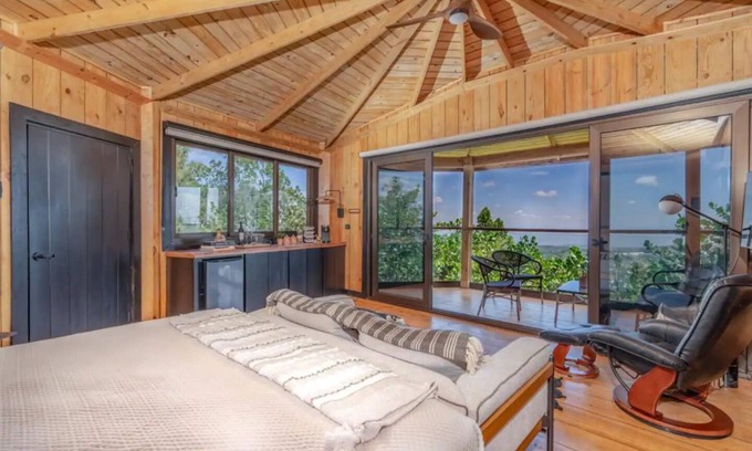 La Vega Province Villa | Villa TreeHousenn