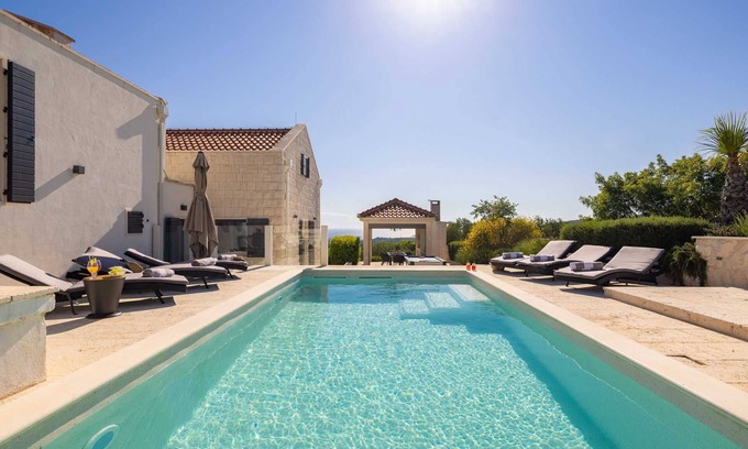 Podglavica Villa | Villa True Oasis with Heated Pool