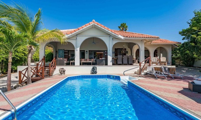 Bisento Villa | Villa Trupial is a family home with private pool under the Caribbean sun