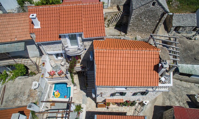Cove Donja Krusica (Donje selo) Villa | Villa Tudor on Island Šolta