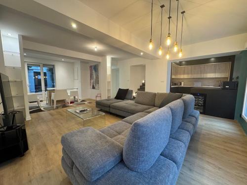Les Poulettes Villa | Villa Twenty Fort with pool Lyon