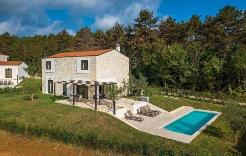 Tinjan House | Villa-Veritas