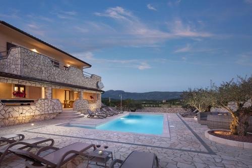 Pican Villa | Villa Vesna with sauna, hot tub