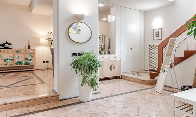 Prato Villa | Villa 'Vicky Prato Centro' with Private Terrace, Private Garden and Wi-Fi