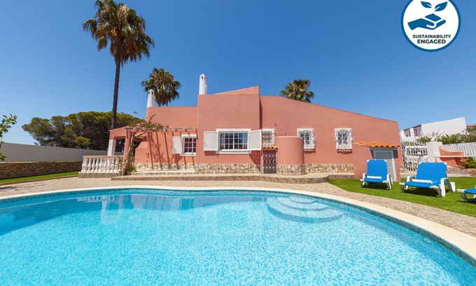 Vale Navio Villa | Villa w/heatable pool Vale da Azinheira