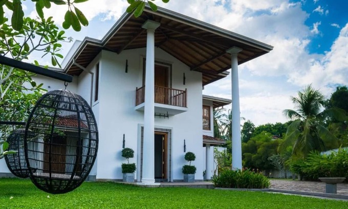 Galle Villa | Villa White Queen