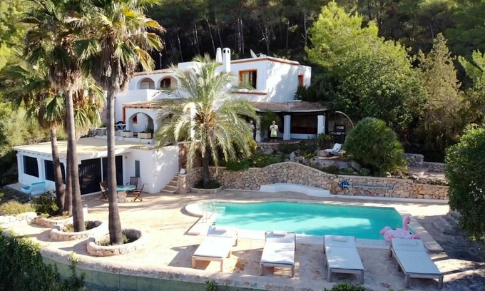 Sant Joan de Labritja Villa | Villa with spectacular views over the hills of Sant Joan
