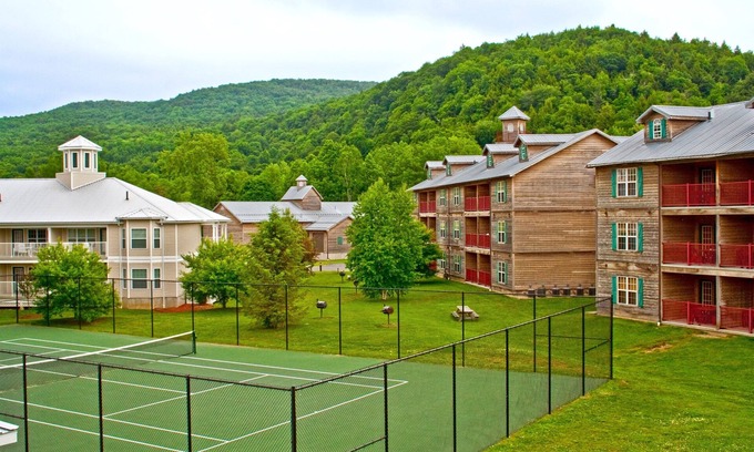 South Lee Villa | Villa with Access to Amazing Amenities!
